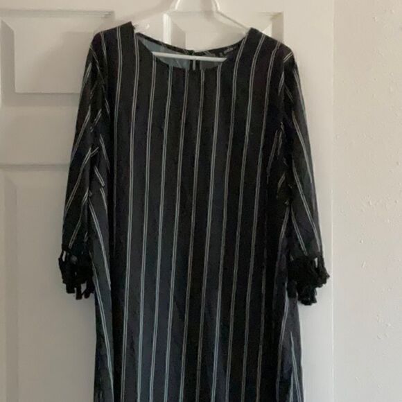Take 50% OFF- Shein Maxi Dress, Size-3XL - Picture 2 of 7
